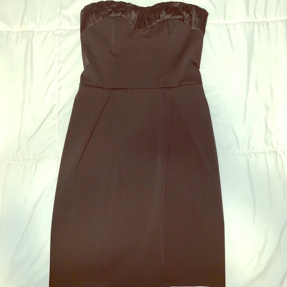 Sexy, strapless little black dress!